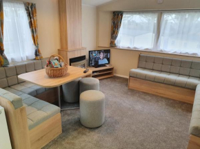 Cozy 3 bedroom Caravan, Sleeps 8, at Parkdean Newquay Holiday Park